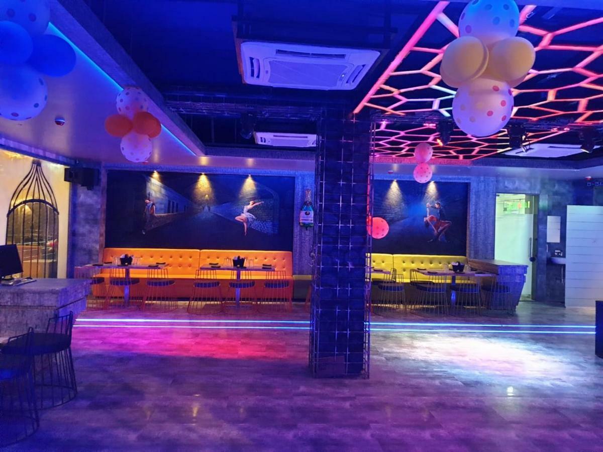 Virat Ambe Sports Club Hotel Ulhasnagar Ngoại thất bức ảnh